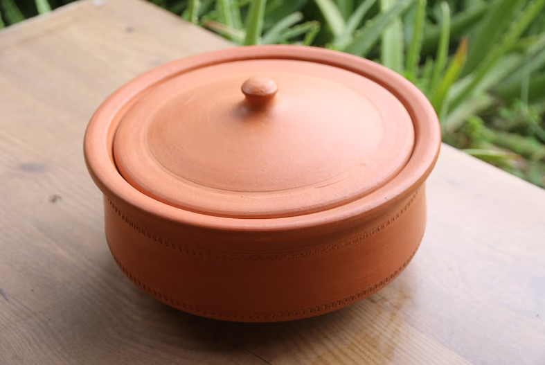 Multipurpose Ancient Clay Pot with Lid